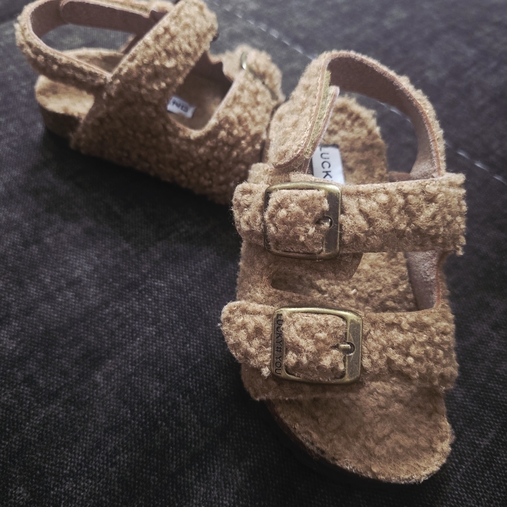 Lucky Brand Fuzzy Brown Kids Sandals